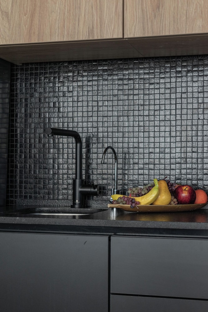 MOT MANSION BOTANICAL