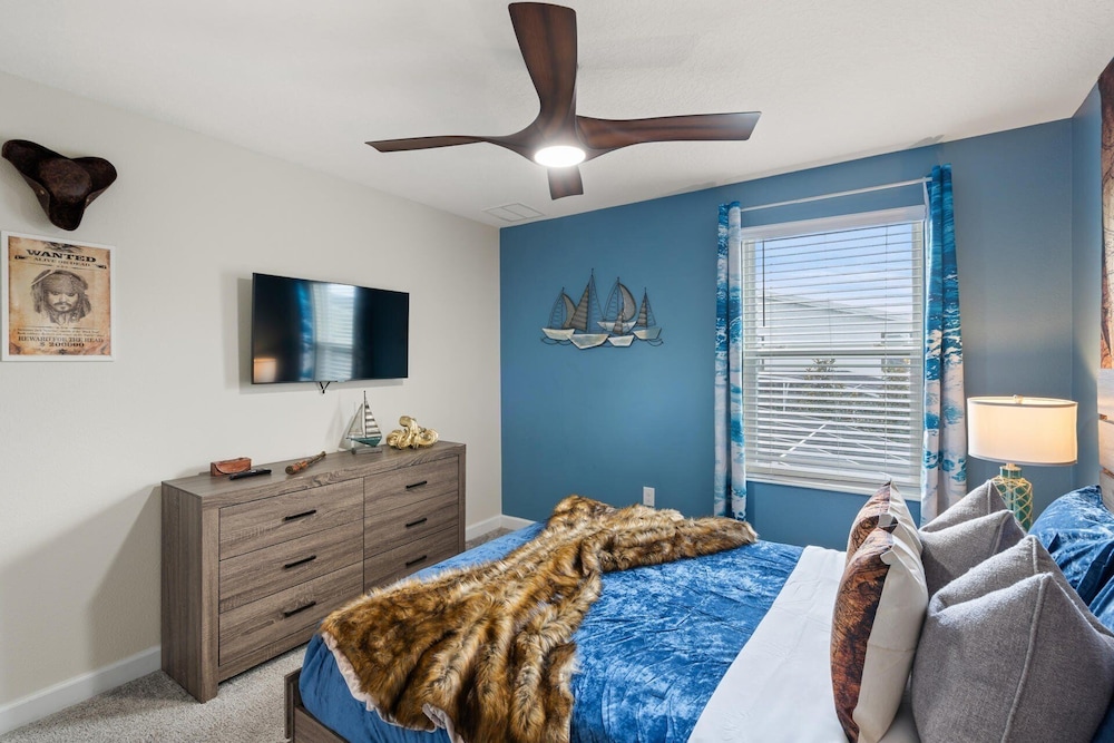 ChampionsGate Resort 8-Bedroom Vacation Pool Home - Includes Resort Clubhouse Amenity Access! 8 Home