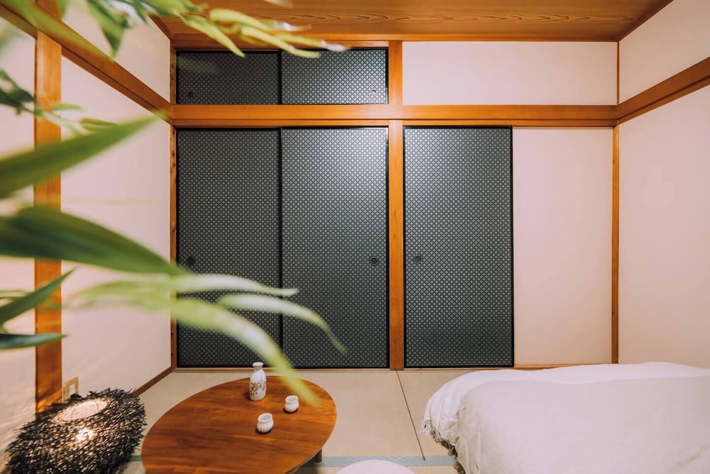 5BDR 1.5BA Osaka Castle House