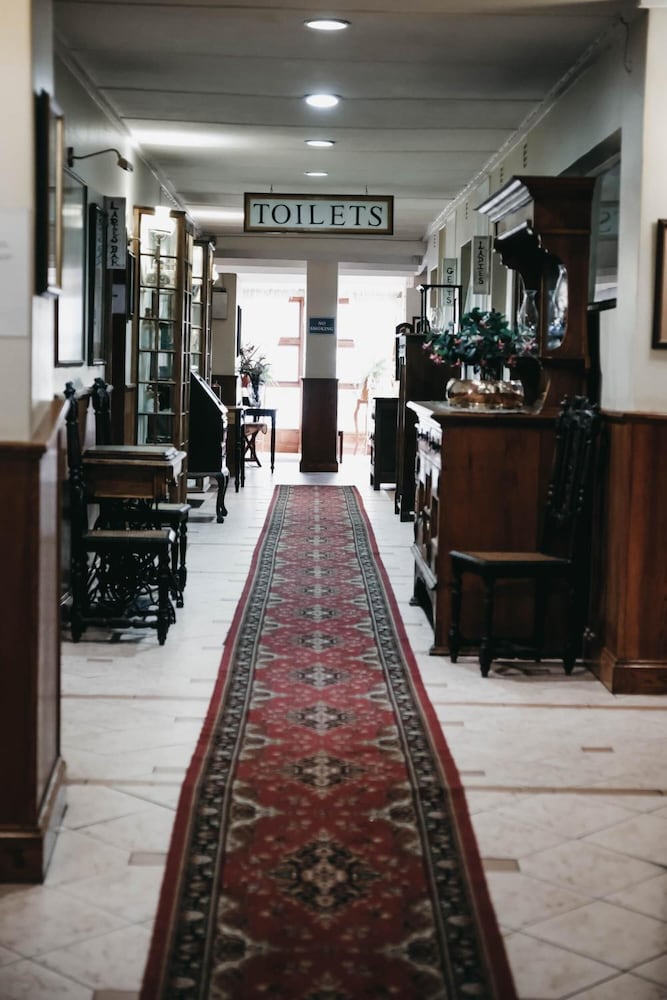 Karoo Country Inn Hotel