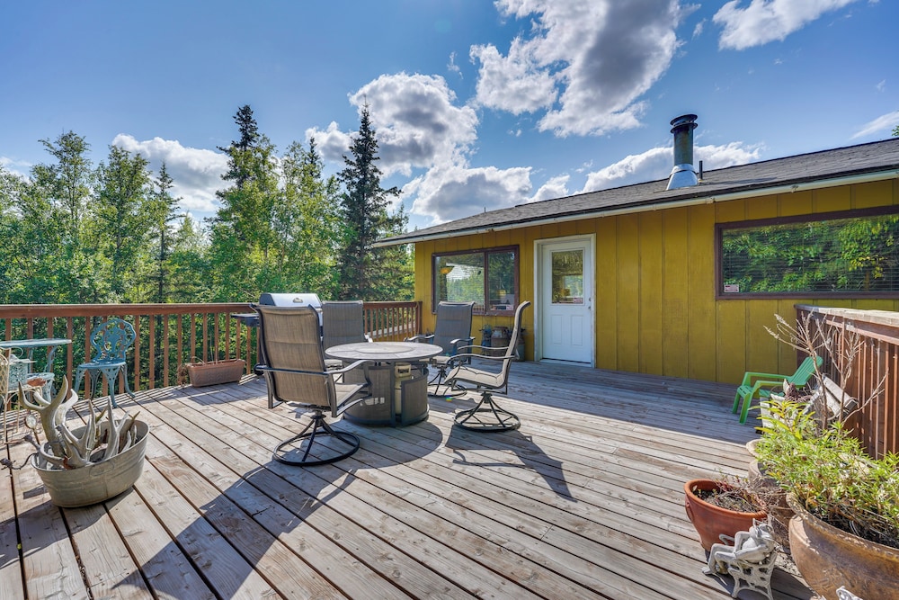 Explore Alaska: Woodsy Home w/ Deck in Palmer