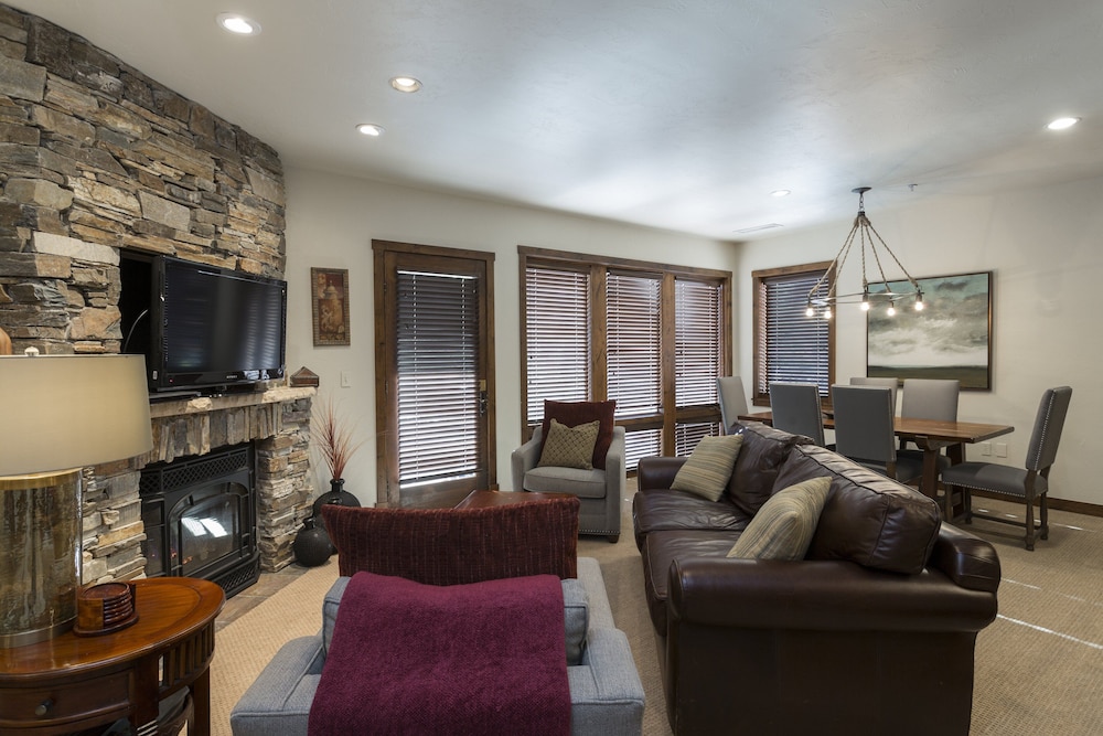2 Bedroom Condo with Spa - Silver Baron Lodge 2 Condo