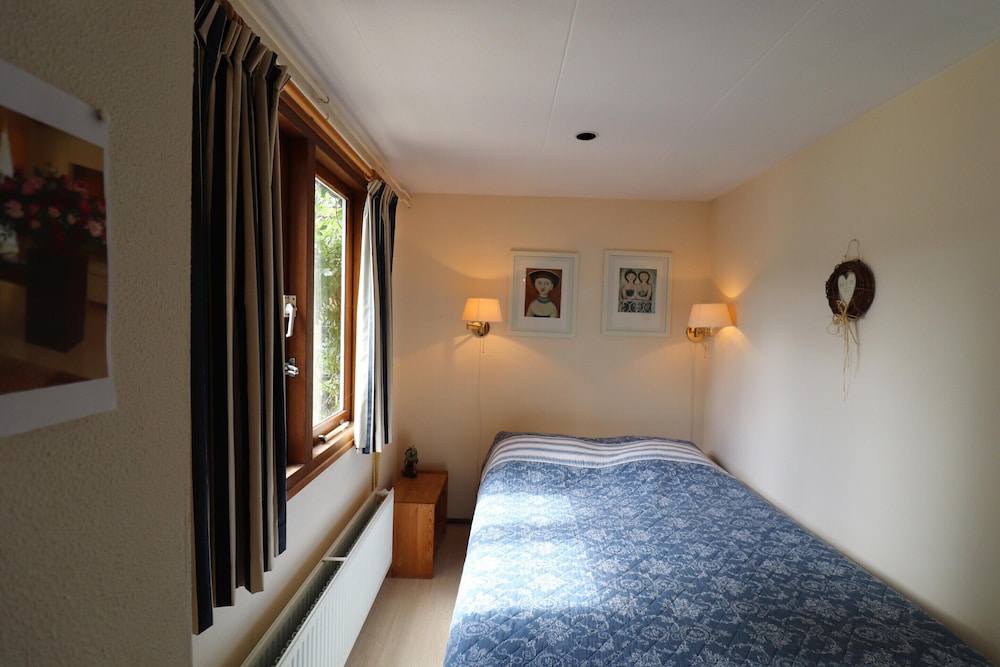 Holiday Home in Noordwijkerhout by Forest & Lake