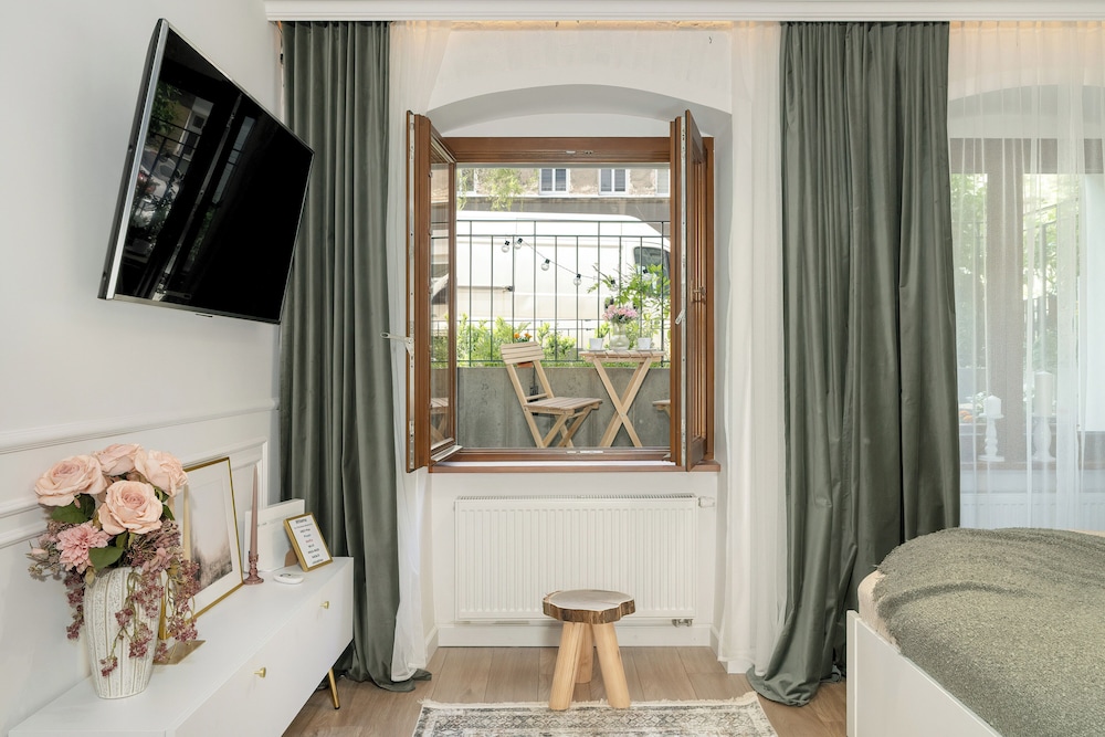 Studio Chelmonskiego MTP by Renters