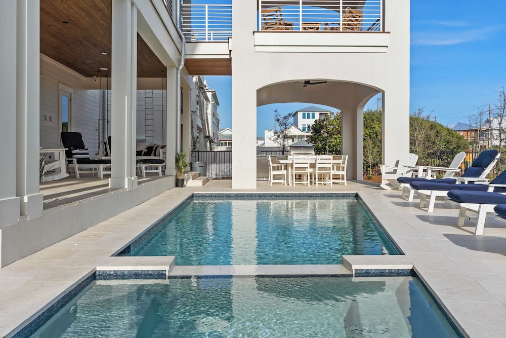 30A Beach Getaway by Avantstay Gulf Views + Pool Golf Cart + Bonfires