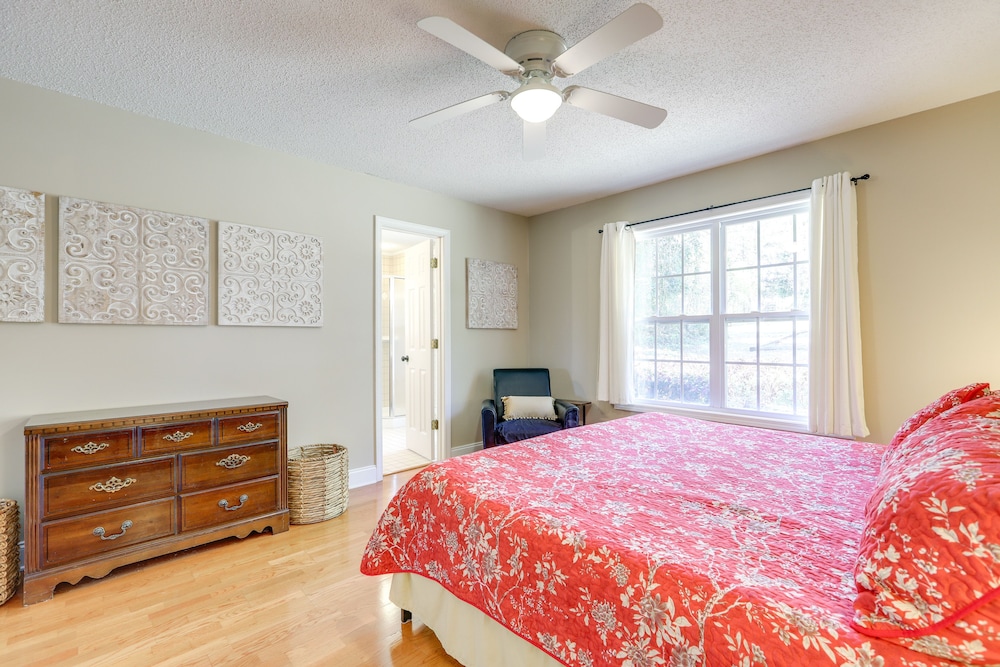 Milledgeville Vacations - Pet-friendly Milledgeville Home on Lake Sinclair! - Property Image 5