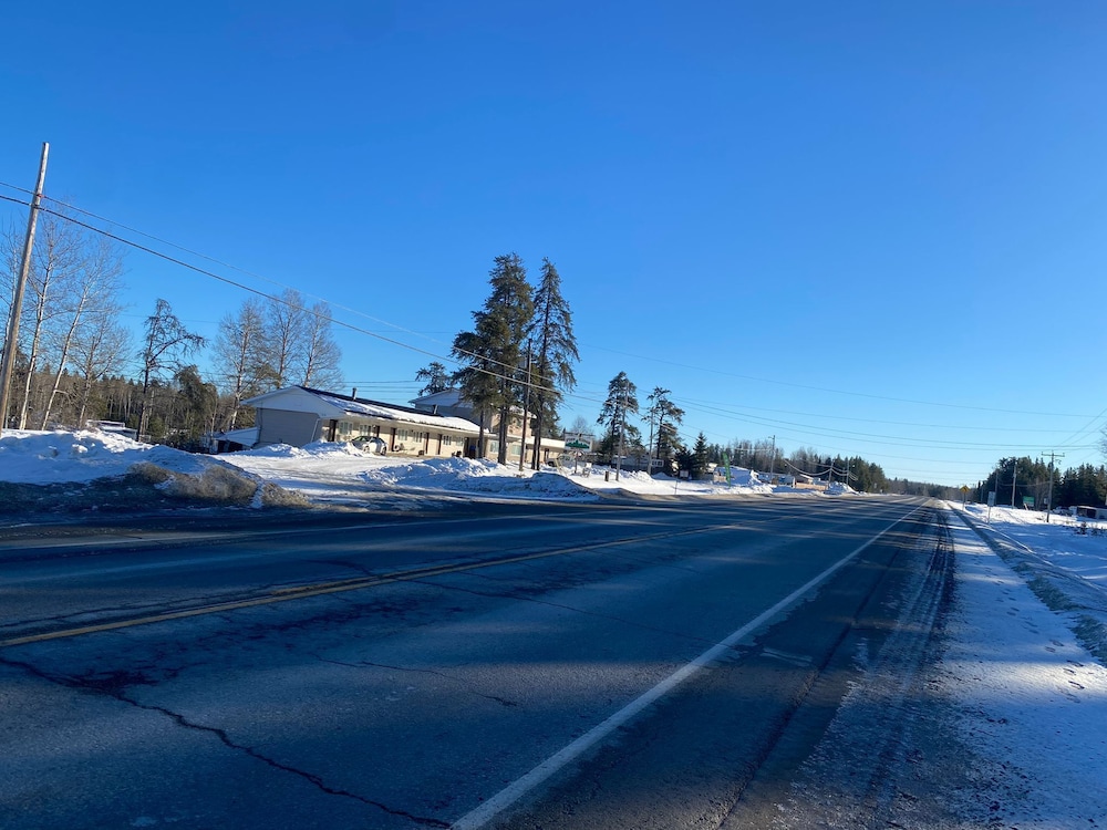 Pine Ridge Motel
