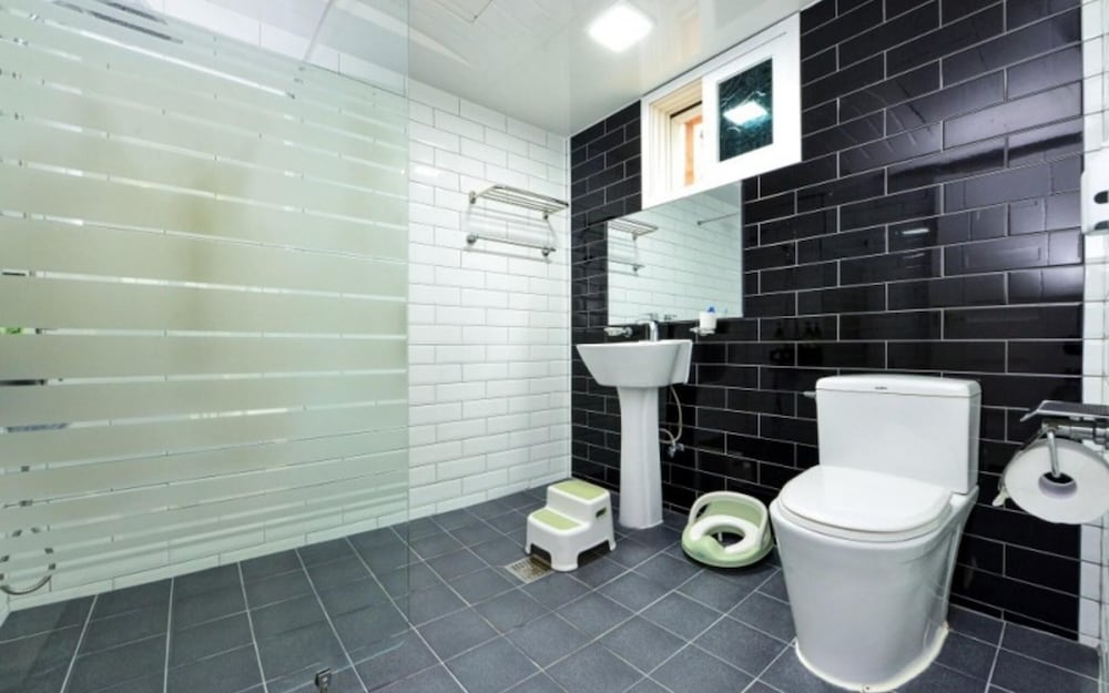 Gapyeong Shinbi Kids Pool Villa
