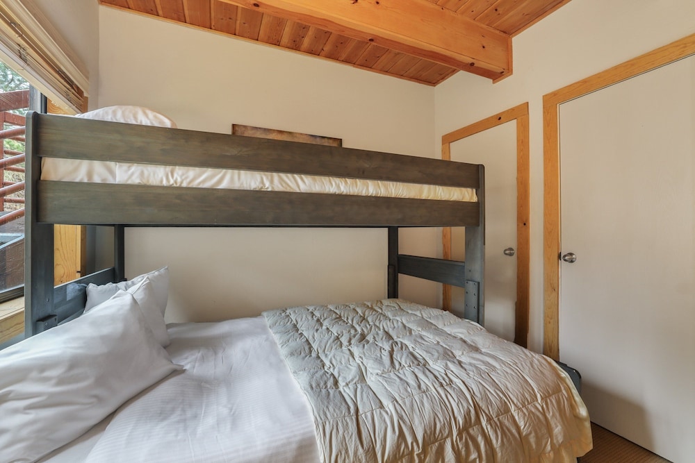 Comfort In The Sierras - Edelweiss 2br - Kirkwood 3 Bedroom Condo