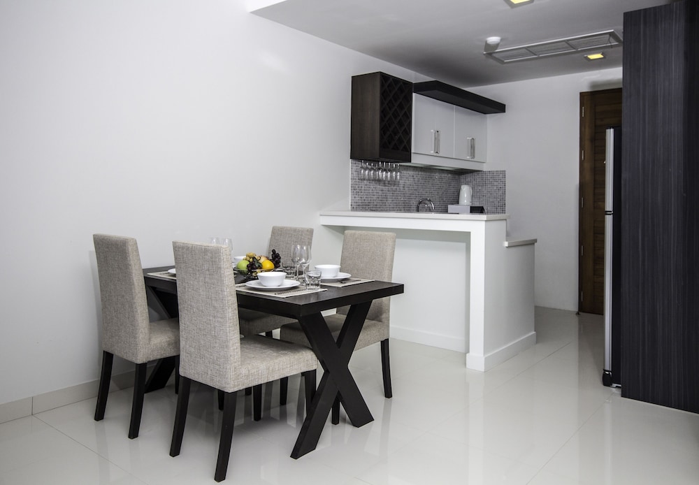 Q Kata Residence