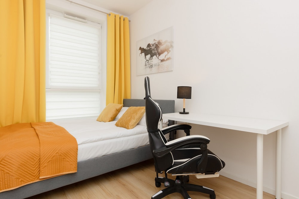 Apartment Business Centre by Renters view 4