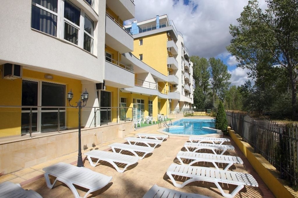 Sofia Apartments in Sunny Residence