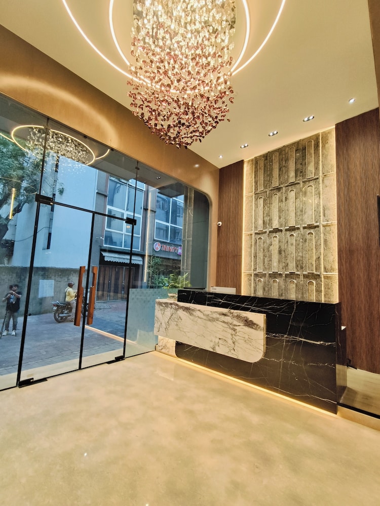 Hotel Maskan Surat