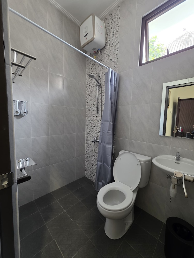 Shini Guest House