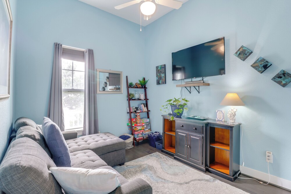 Walk to Ocean: Group Getaway in Virginia Beach!