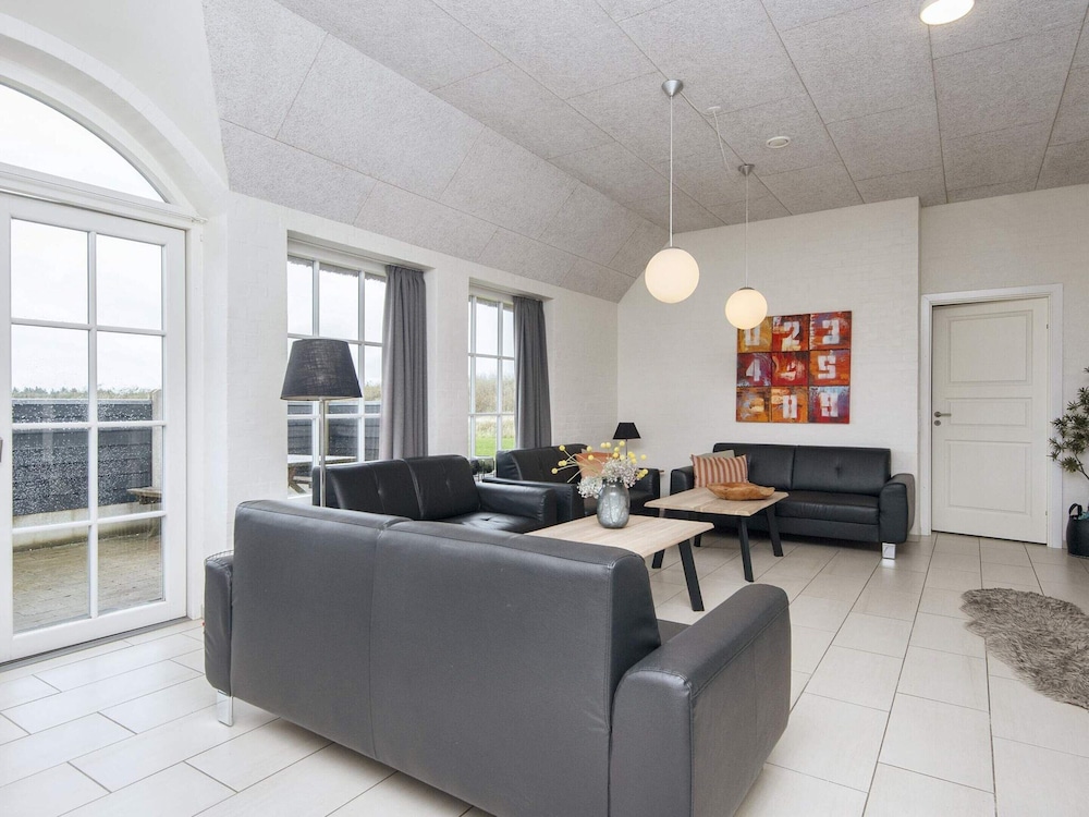 Luxury Retreat With Pool