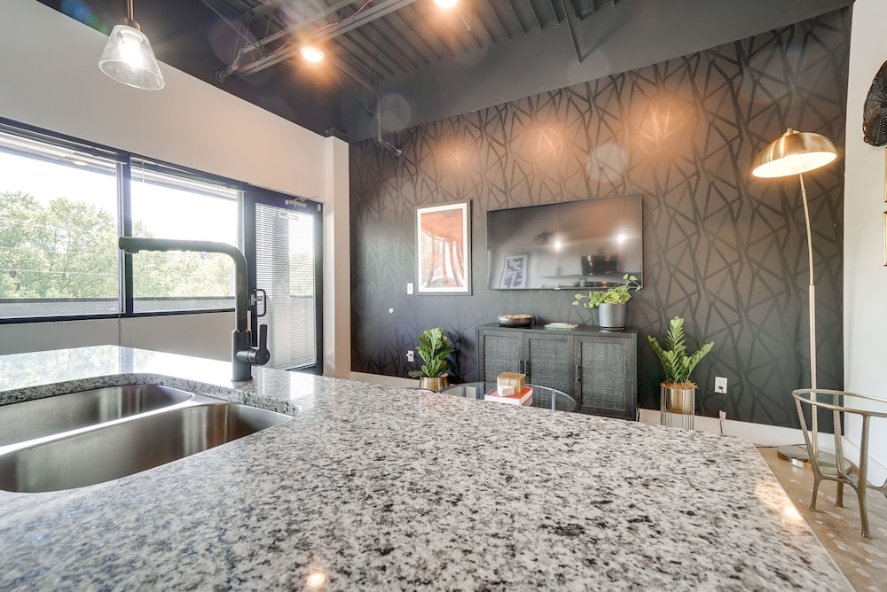 Modern Nashville Studio 5 Mi to Downtown! - Property Image 10