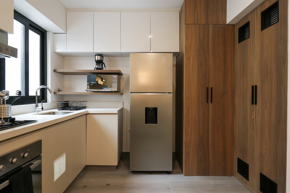 w Grandiose Duplex w Modern Deco in Miraflores