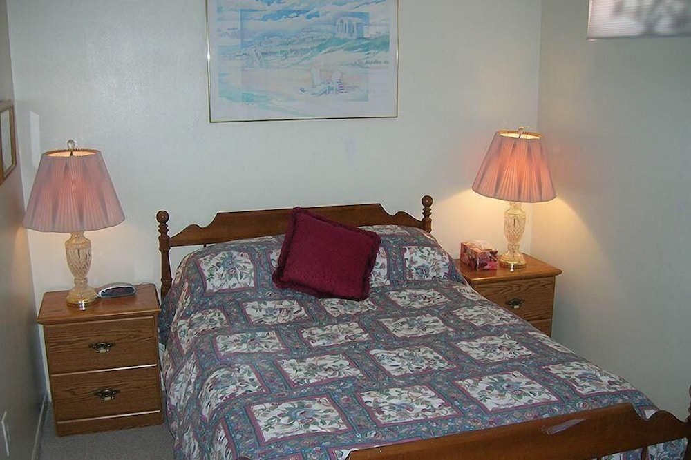 Wight Bay 460 2 Br condo by RedAwning