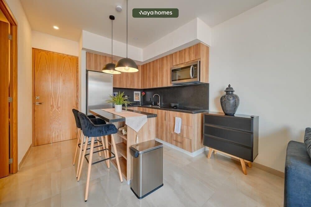 Cozy 1Br Apt - Pool - Gym - 2 Min to the Beach