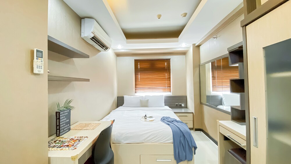 Best Price And Relaxing 1Br At Green Pramuka City Apartment