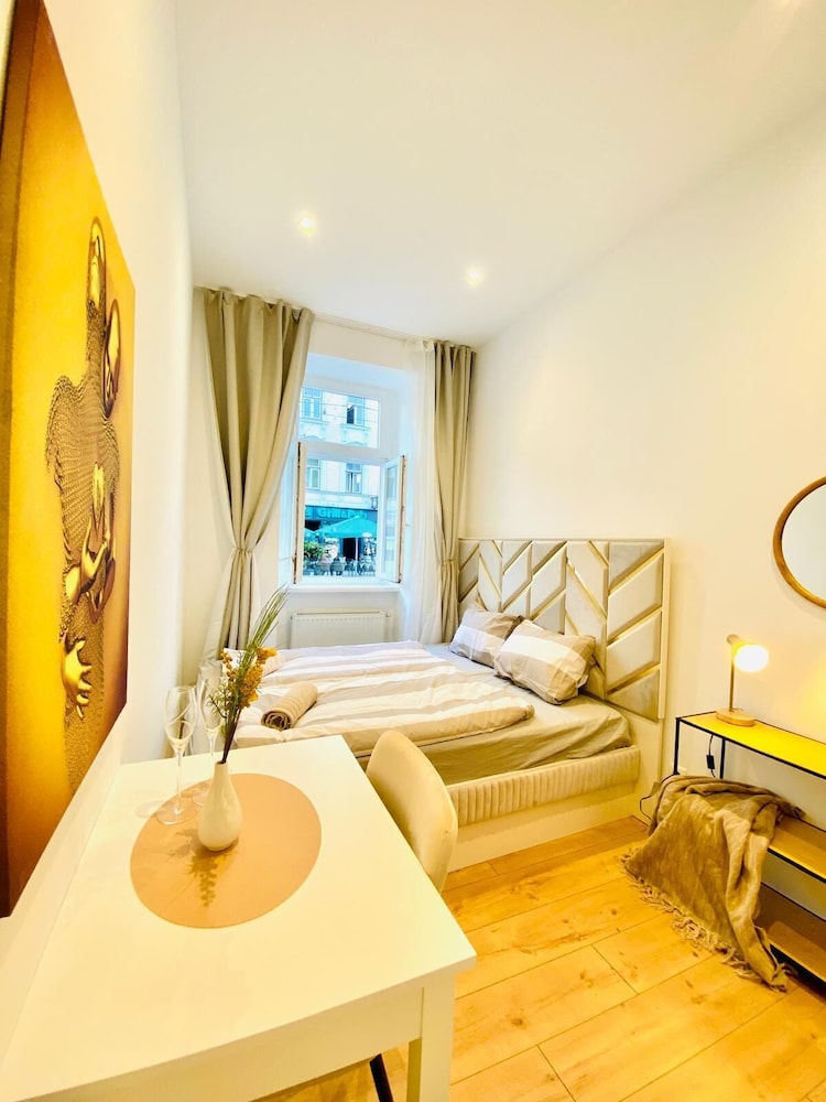 Charming 4 Bedroom Apartment Ottakring