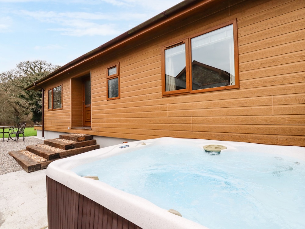 Riverside Lodge