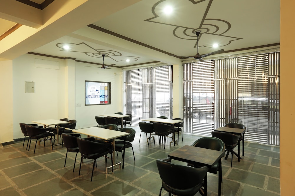 Hotel Dolphin Near IGI Airport