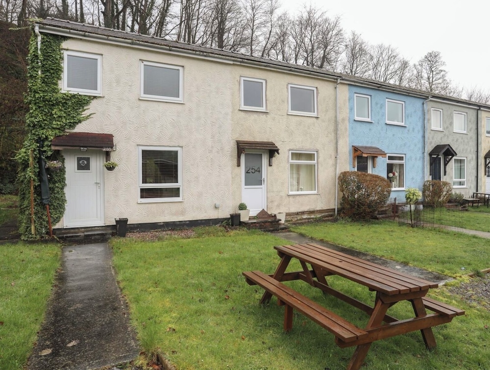 Cozy Cottage Retreat on Glan Gwna Holiday Park