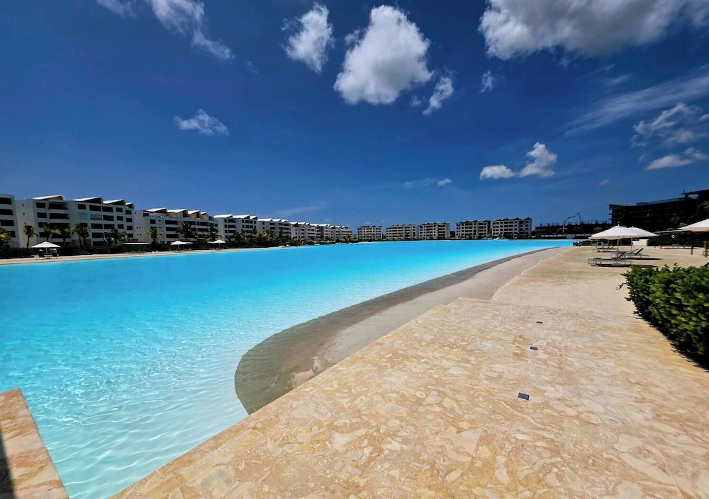 Oasis Turquesa Punta Cana Crystal Lagoon