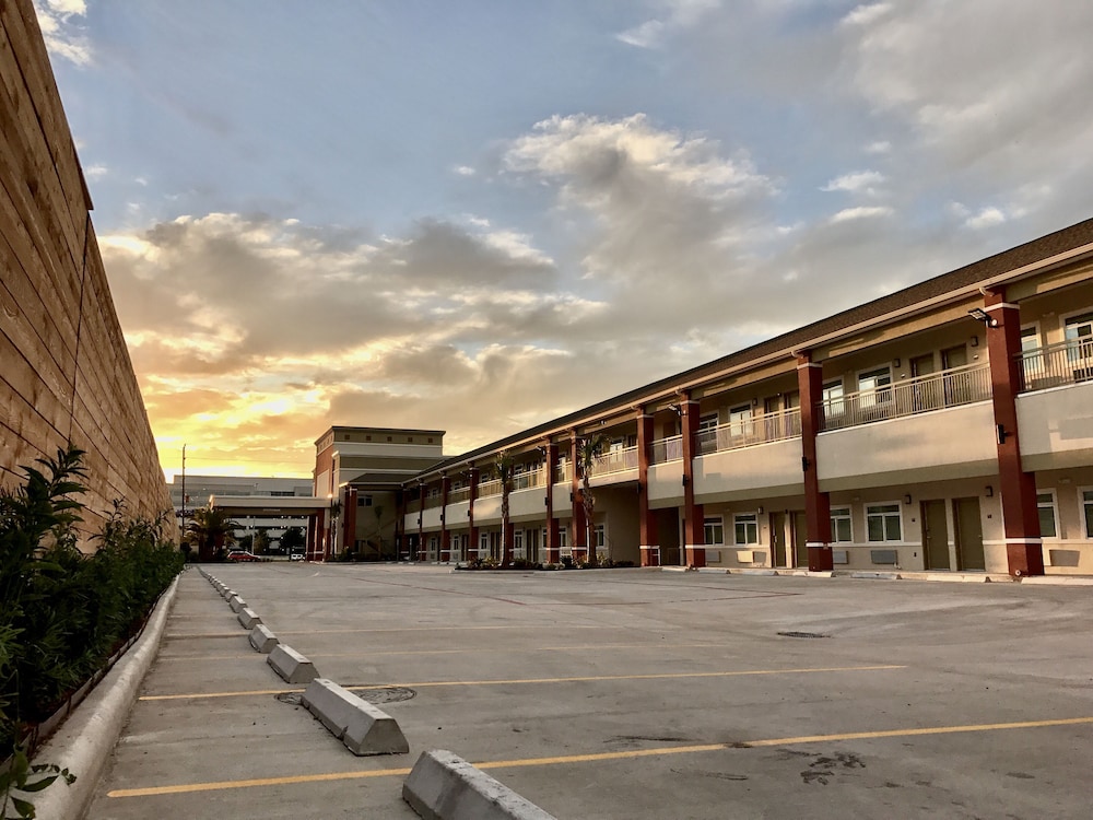 Grand Villa Inn & Suites Chinatown