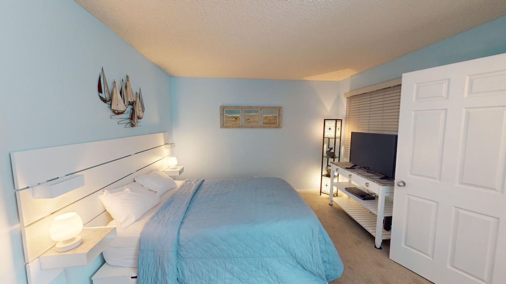 Ocean Forest Plaza Unit 1713 1 Bedroom Condo