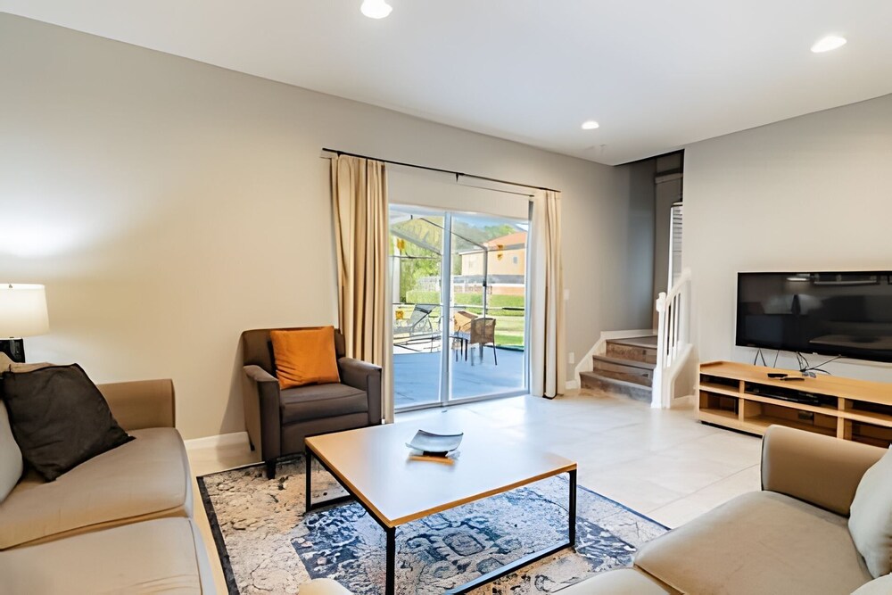 3bd/2.5ba Private Jacuzzi King Bed