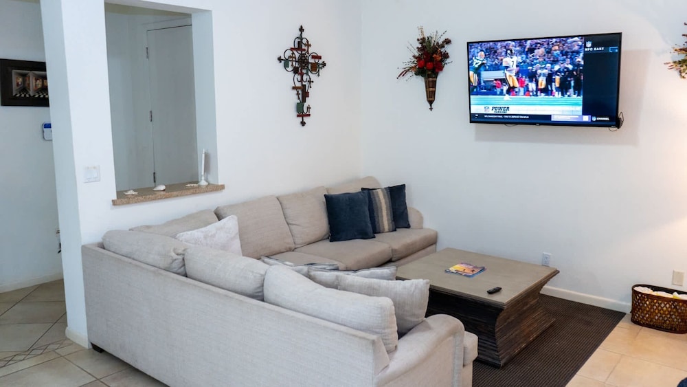 Channel Views Private Boat Slip Pool & Patio 3 Bedroom Apts