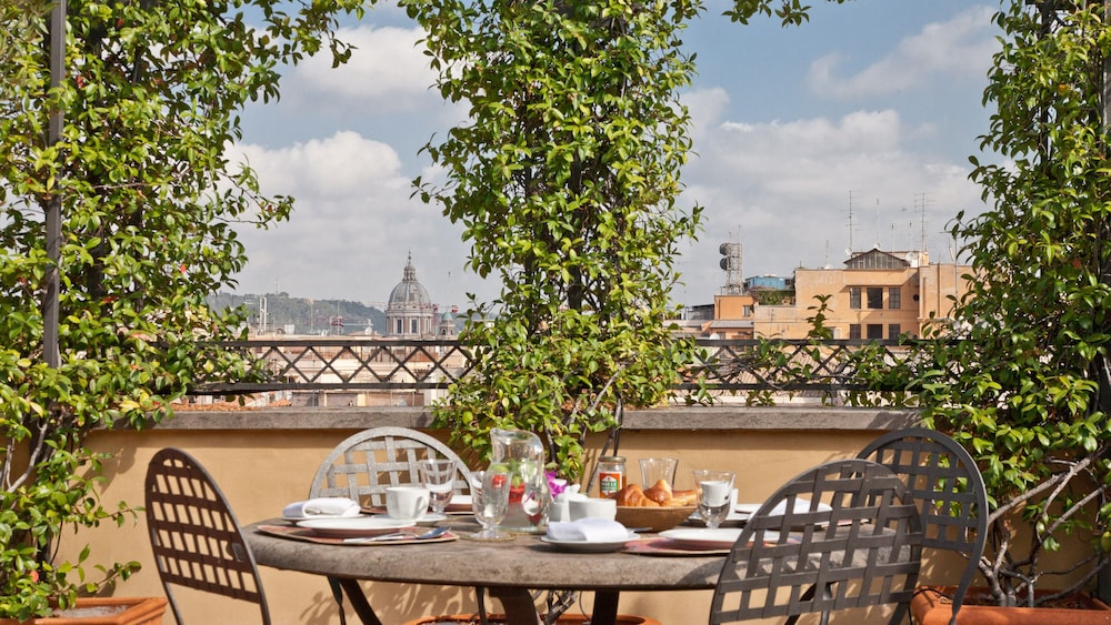 Rental in Rome Trevi Luxury Penthouse