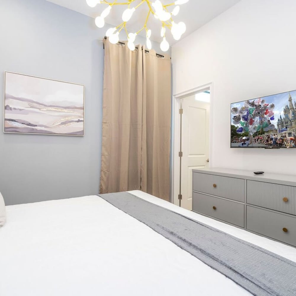 6163 Fantastic Home With 12bd