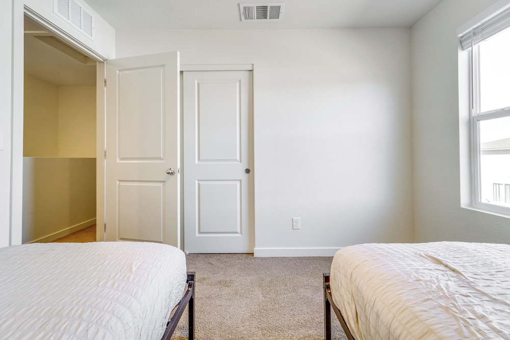 Reno Vacations - Modern Reno Vacation Home: Easy Access to Nature - Property Image 25