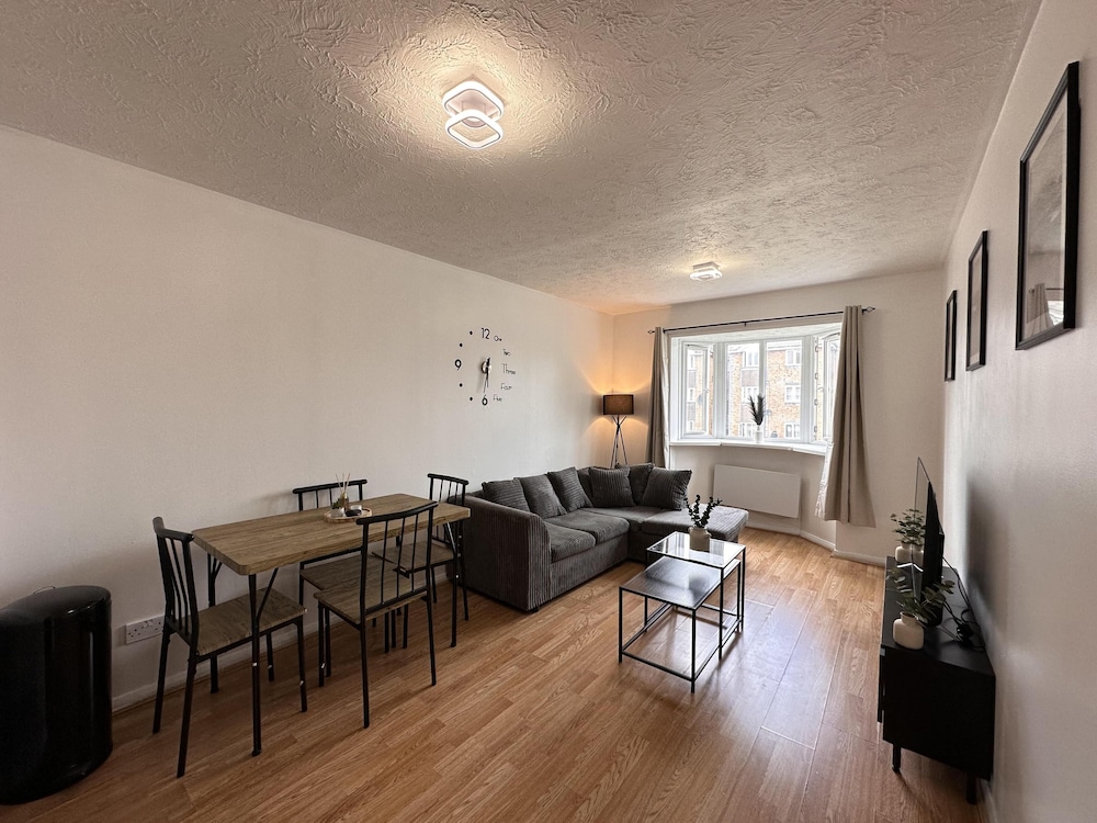North London Cozy Apartment Retreat view 5