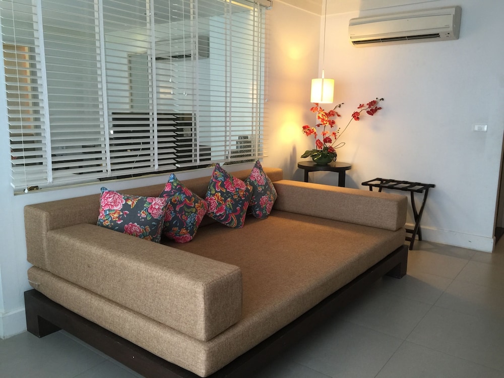 Sawaddi Patong Resort & Spa by Tolani, photo 36