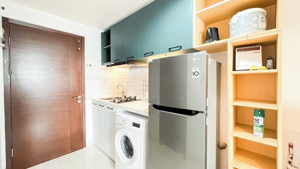 Spacious Studio Apartment West Vista Near Rawa Buaya Station