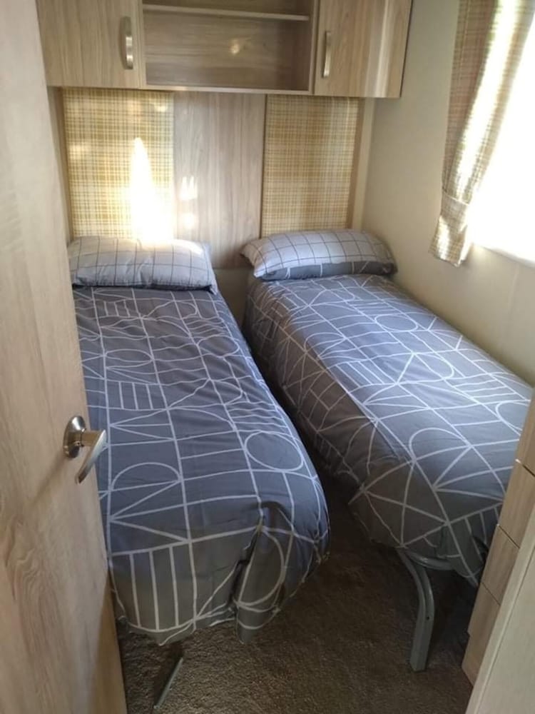 3 bed Static Caravan in Newquay 5 Mins From Beach view 2