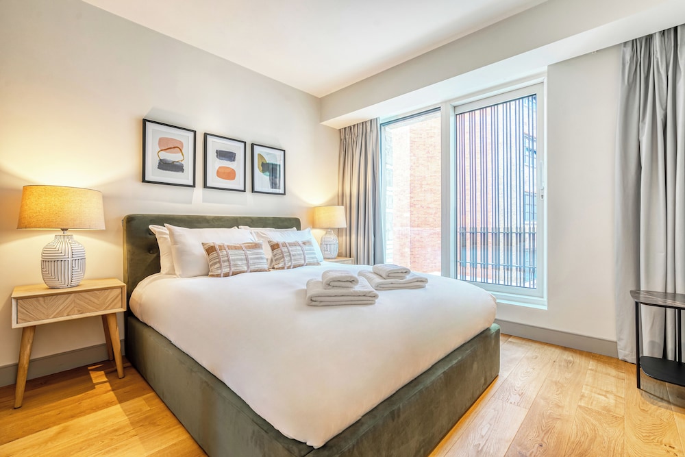 Luxury flats near Big Ben and London Eye