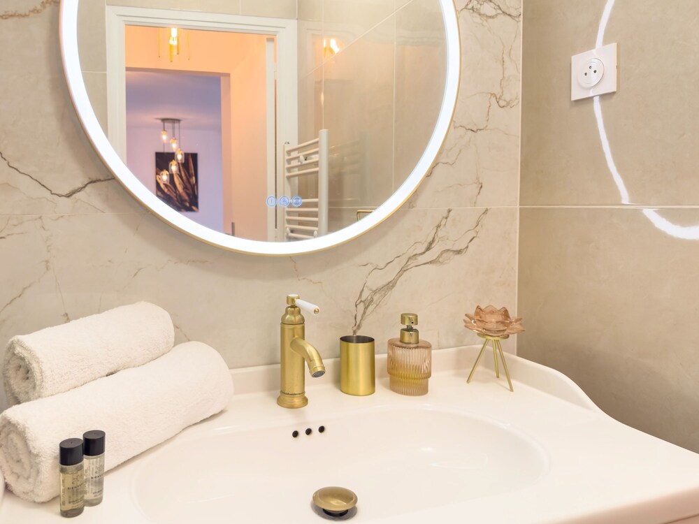Le Dor in Cannes With 1 Bedrooms and 1 Bathrooms