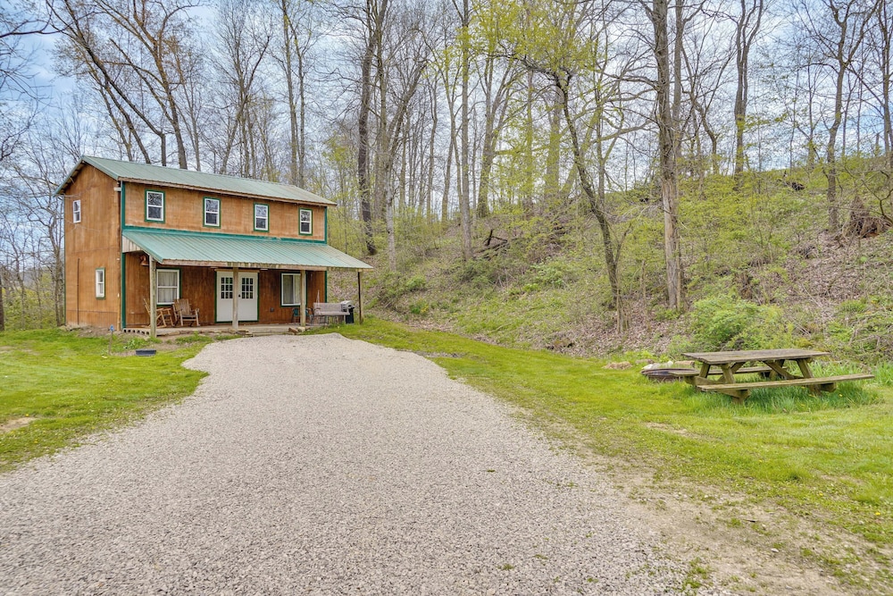 Rustic Mount Perry Cabin Near Fishing Pond  Farm - Property Image 7