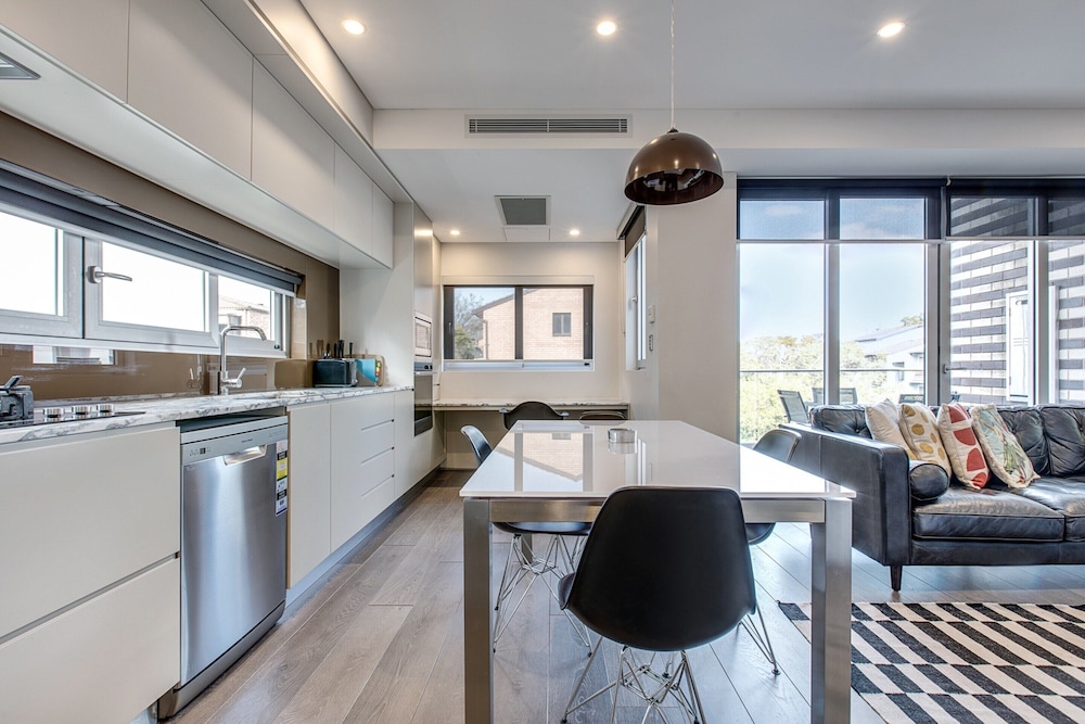 Professional Living Minutes From the City