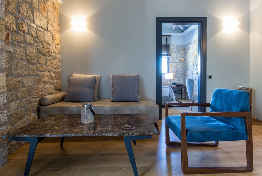 Anthemion Suites & Villas