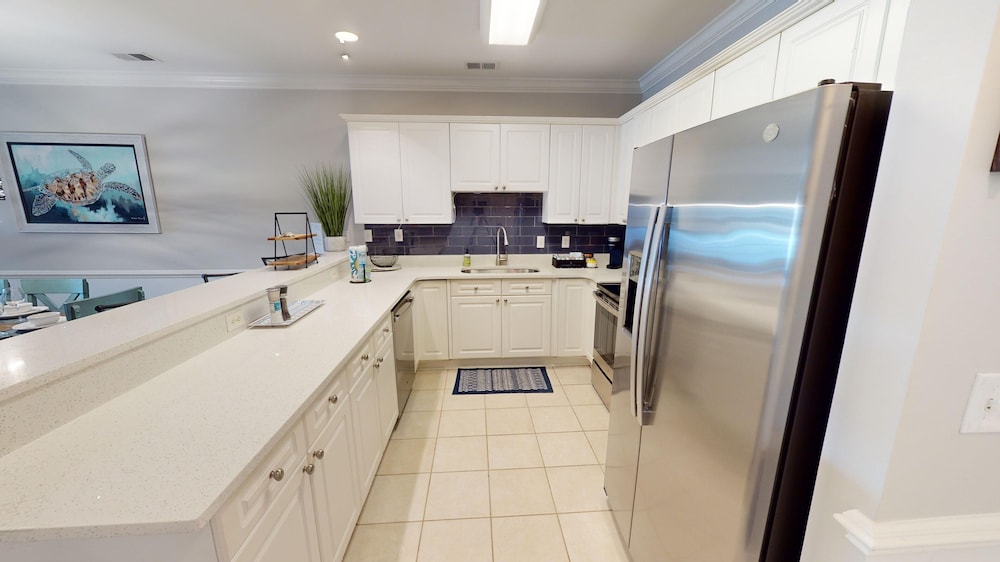 Magnolia Pointe Luster Leaf 4861-104 3 Bedroom Condo