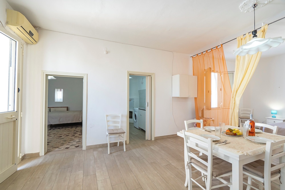 Onde Dorate in Centre, Close to Beach