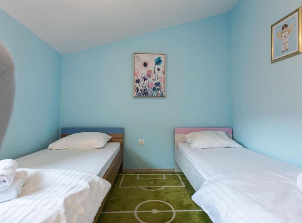 Cozy Three Bedroom Apartment With Terrace in Zadar