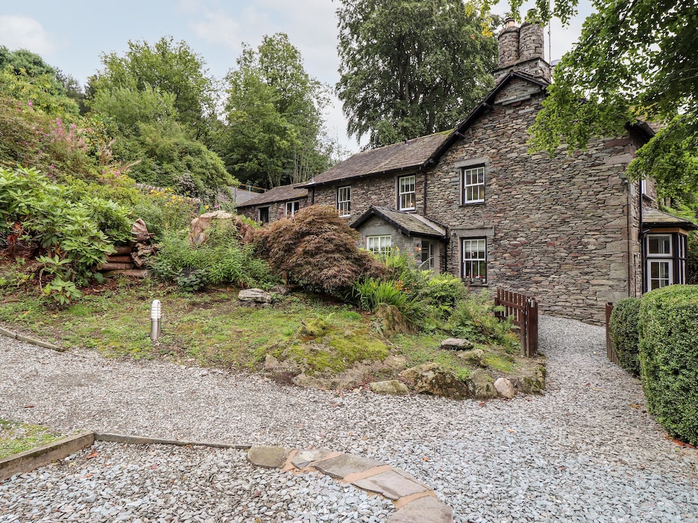 Eller Close House